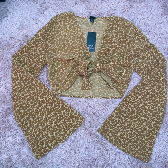 NWT Wild Fable Velvet Long Bell Sleeve Tie Front Cropped Blouse - Picture 2 of 8